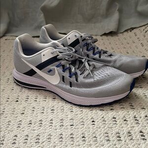 Nike Gray and White Athletic Shoes with Cushioned Midsole